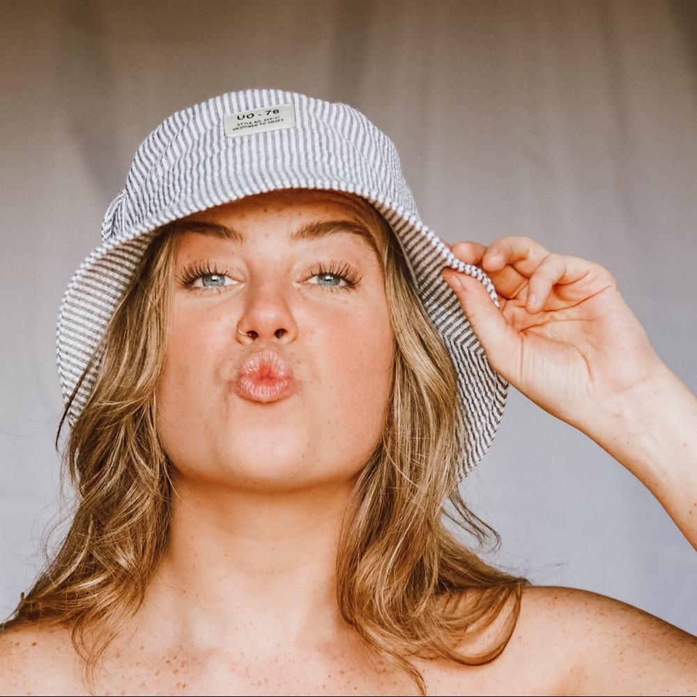 urban outfitters blue and white striped bucket hat
